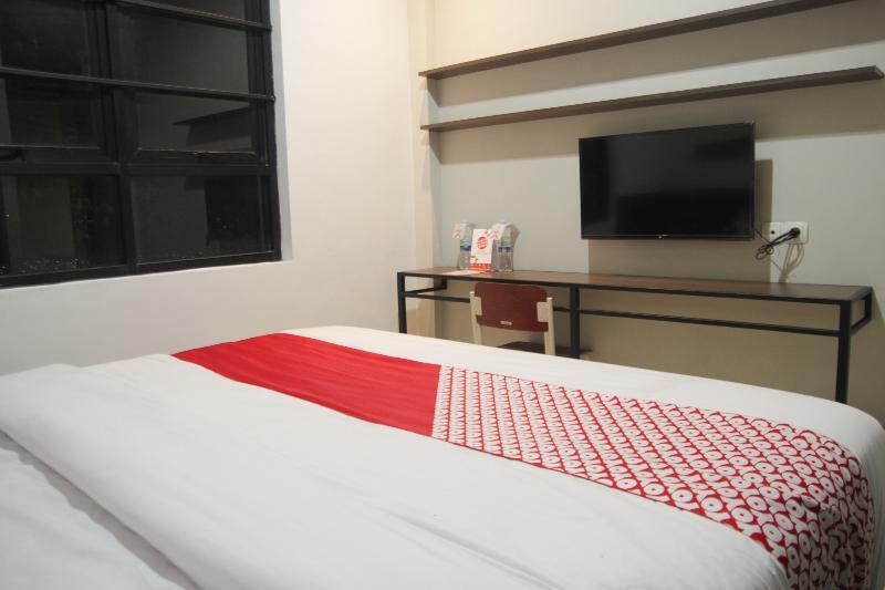 Oyo 535 Cileunyi Syariah Hotel 2*