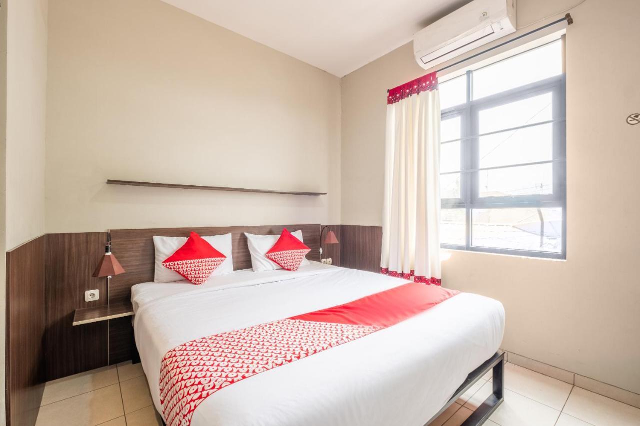 Oyo 535 Cileunyi Syariah Hotel 2*